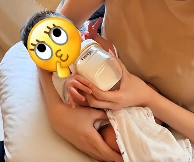 吴千语晒照抱婴儿喂奶 温馨画面引猜测