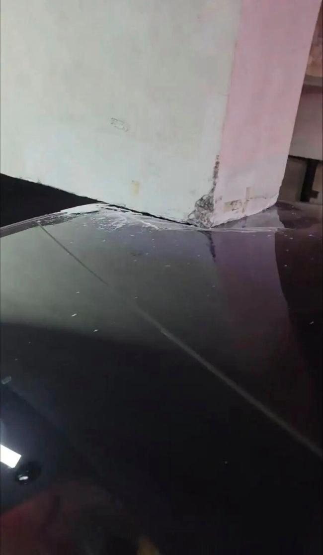 小米SU7自动泊车时撞上悬空墙体 车主警示勿依赖辅助功能