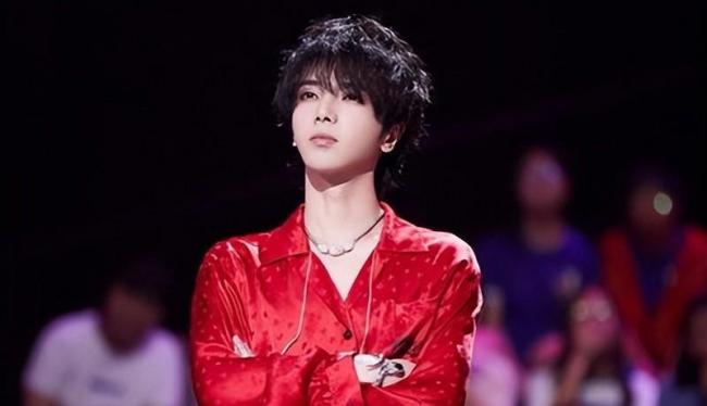 华晨宇演唱会场地开始拆了 宏伟音乐梦暂停