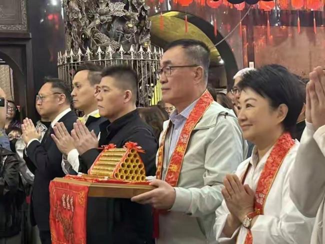 卢秀燕来板桥为李四川加持 力挺“小川哥”形象焕新