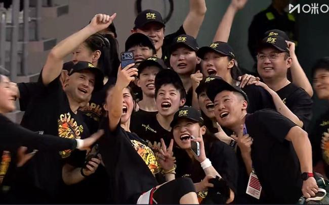 队史第3冠！四川女篮获WCBA总冠军 五场激战终夺冠