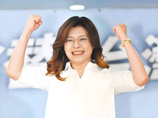 台名嘴霸气回怼民进党发言人破防质问 击碎政治谎言