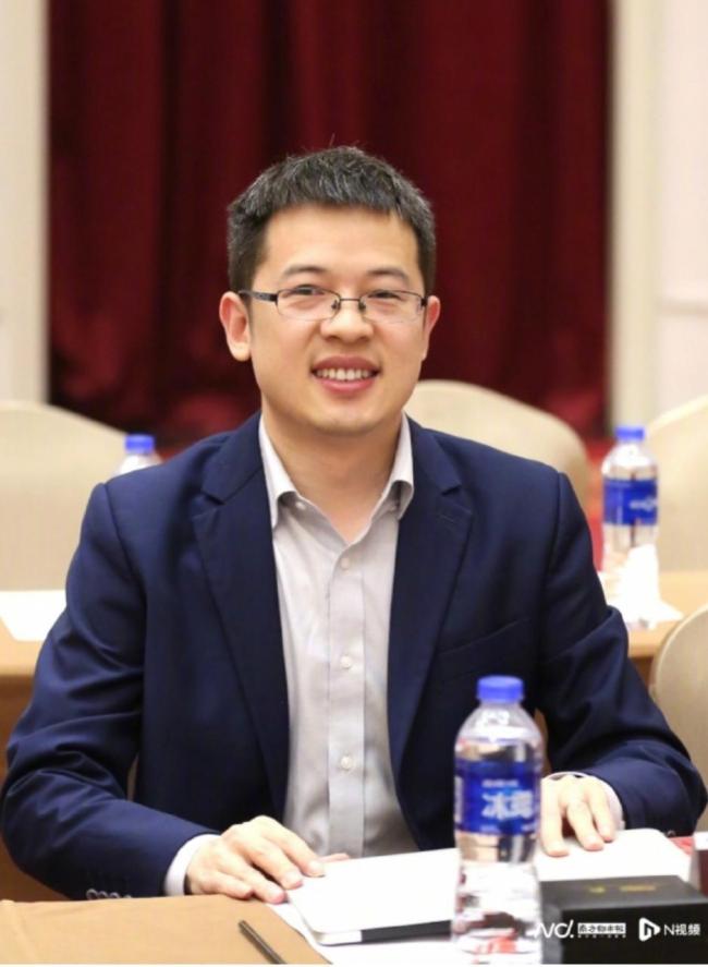 东方甄选主播集体离职 管理变革引发出走
