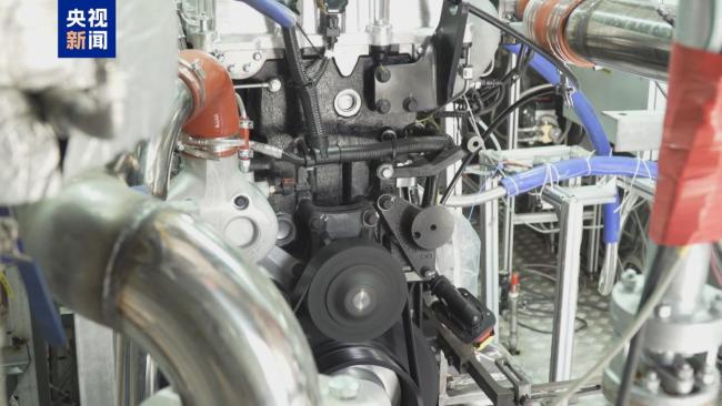 全球首台重型商用车高压直喷纯氨内燃机成功点火