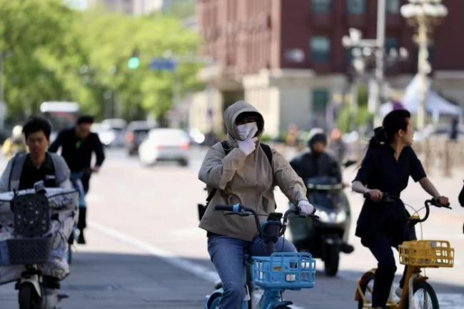 北京发布大风黄色预警，阵风可达8级 今日北风强劲请注意防范
