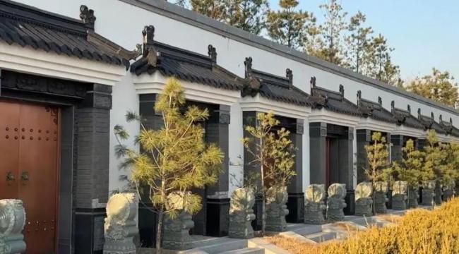 吉林35座双层“祠堂墓”停售 超标豪华墓地引争议