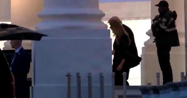 美媒称晚宴枪手为加州31岁男子 白宫晚宴突发枪击事件