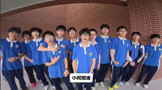 同学暖心策划 男生爆哭 梦想重启