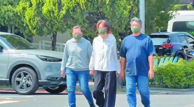台大学生追撞致女警身一火从未说念歉 闯事者终现身灵堂