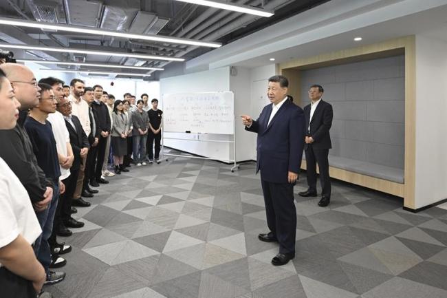时政微观察丨青年建功正当其时