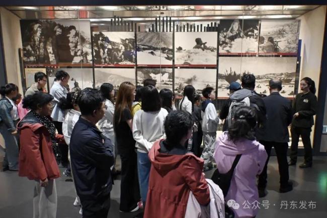 五一丹东抗美援朝纪念馆迎客流高峰 红色之旅引共鸣