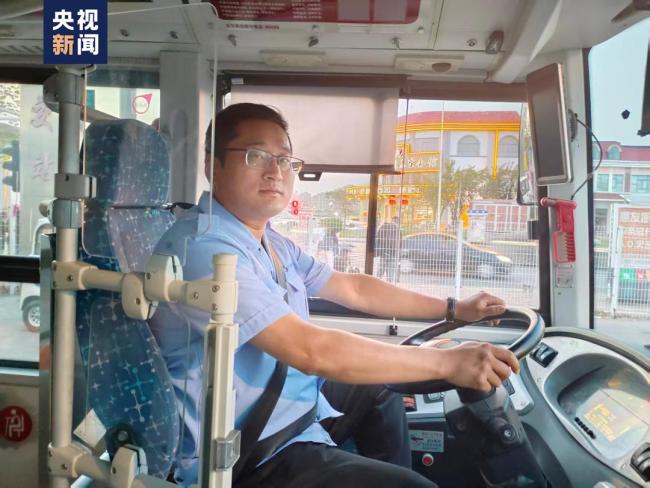 乘客被骚扰公交司机开至派出所
