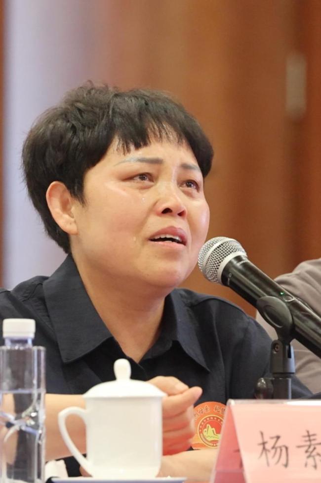 三位烈士母亲在北京相聚 致敬英烈家国大爱