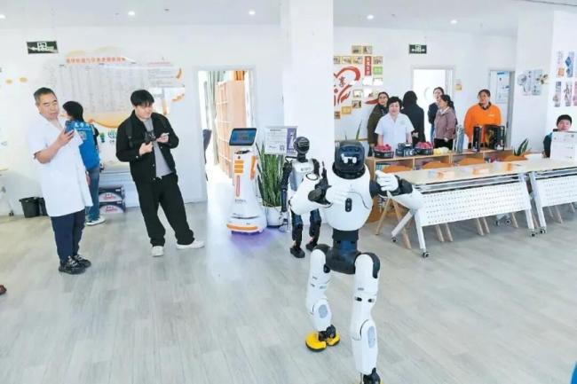 当家政“阿姨”有了机器人同事 科幻照进现实
