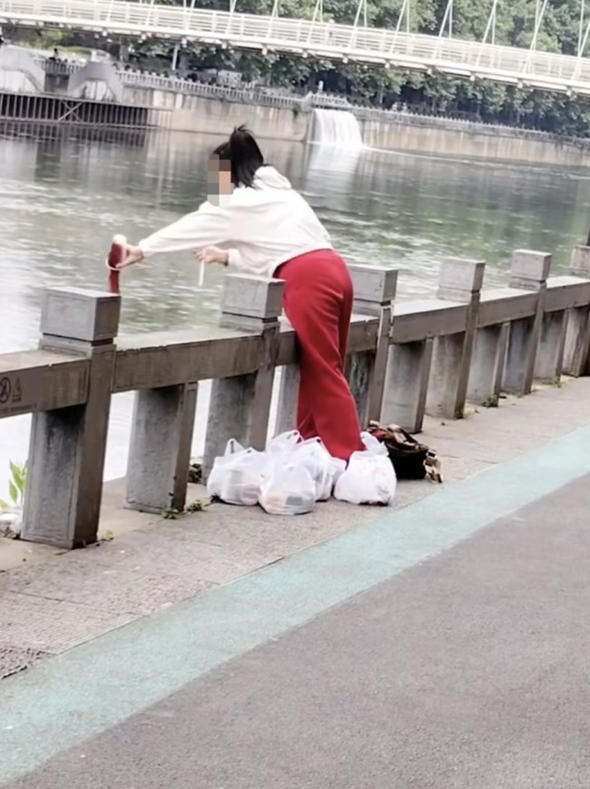 水务局介入“放生”奶茶调查