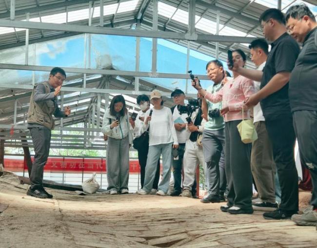 罕见！琅琊台遗址出土夔纹大瓦当 七年考古揭秘秦代风采