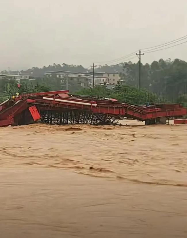 广东一在建桥梁因暴雨垮塌？当地回应