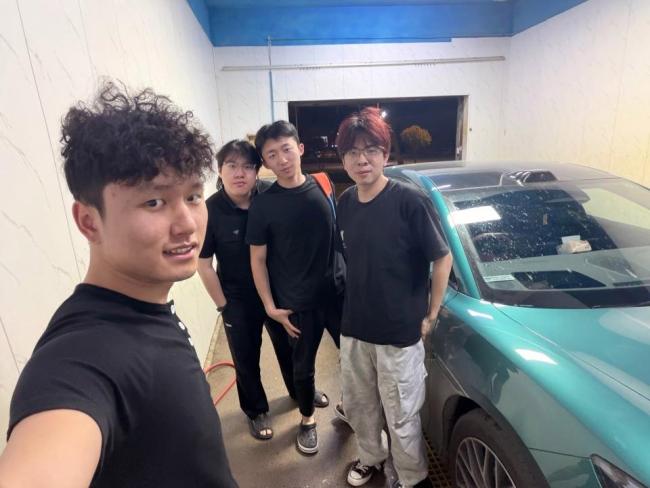 千里送校友奔丧换来整座城的回应 少年心气显担当