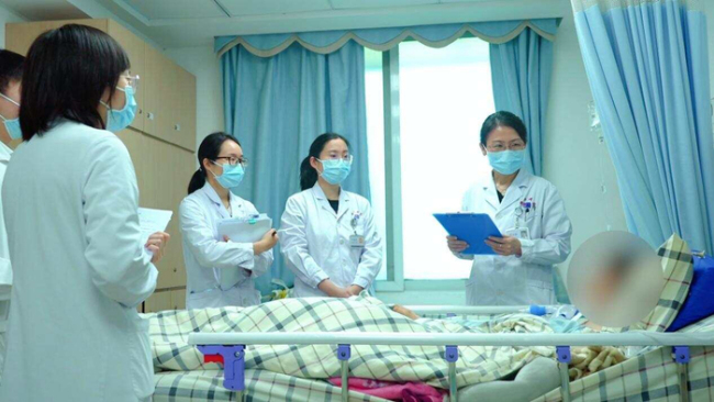 大学生一顿火锅后腹泻数日肢体麻木
