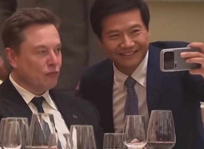 马斯克儿子带火虎头包 国潮新风尚