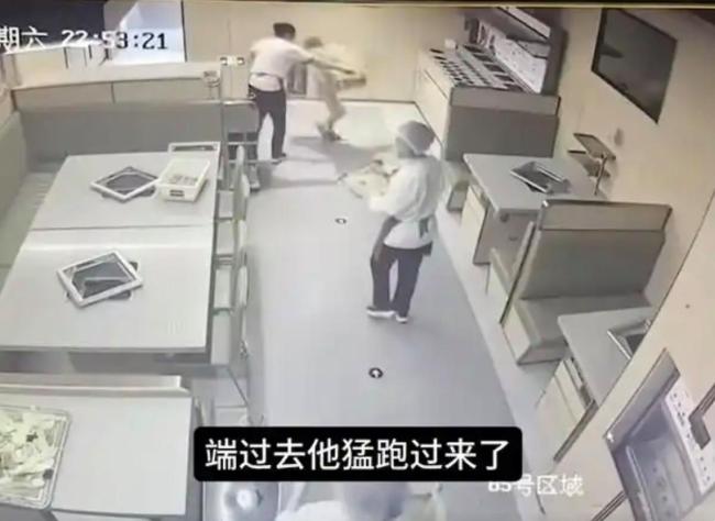 海底捞称曾提醒家长看管好孩子