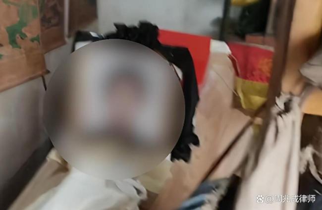 同伴隐瞒男子溺亡将尸体运回家 无主观侮辱故意引发争议