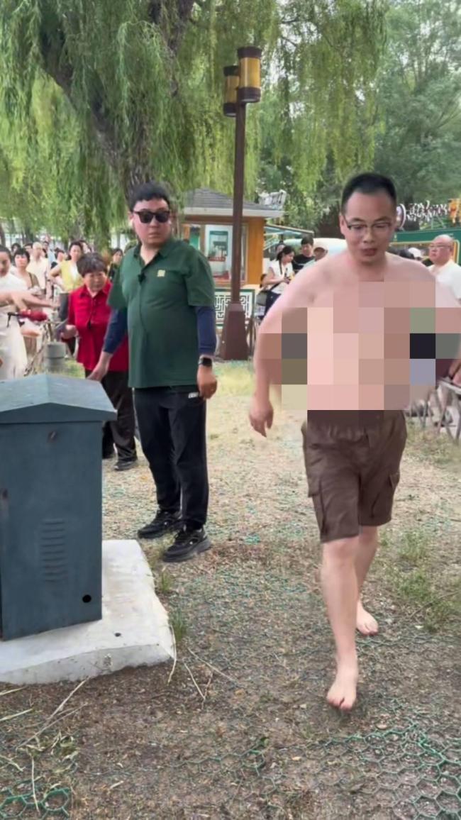陪母抗癌姑娘一句话破防 温暖话语挽救生命