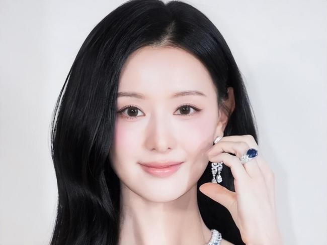 张元英 贝微微 红毯宫斗引热议