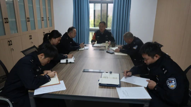 男人杀害他东谈主兔脱33年被捏 正义终将抵达