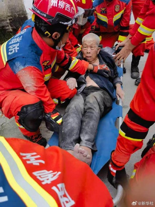 柳州地震最后1名被困人员获救 生命体征平稳