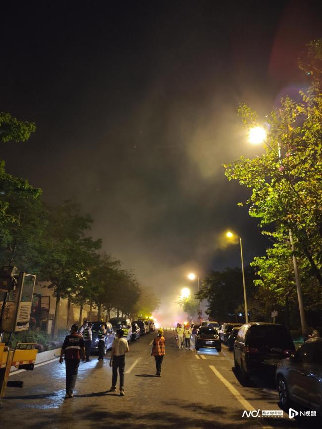 记者亲历柳州5.2级地震：地面现波纹