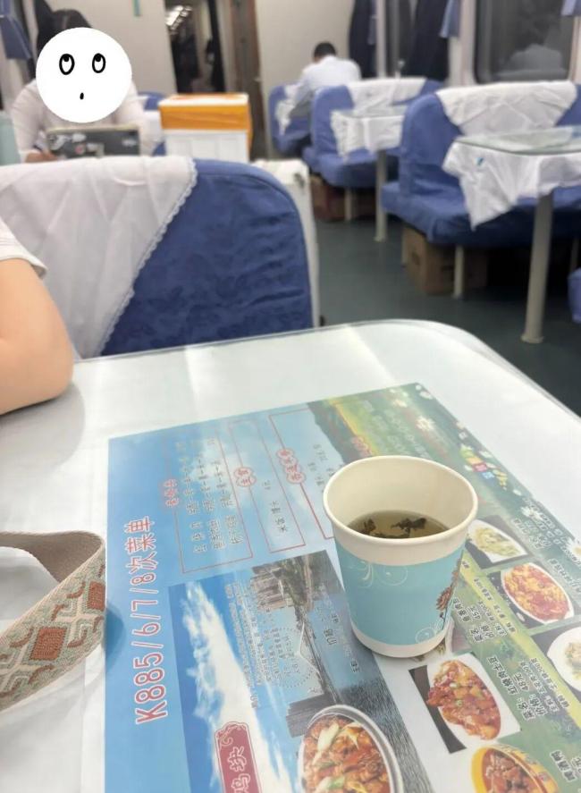列车餐车不消费不能坐?客服回应