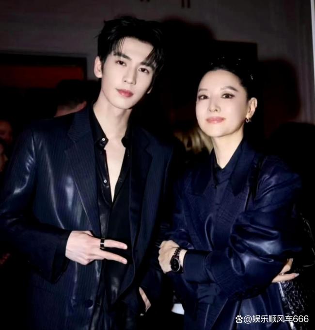 李英爱和网友唠嗑张凌赫 豪门姐弟同框引热议