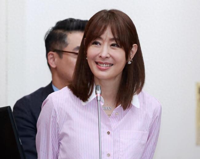 贾永婕叫嚣“不当台湾人就走”遭怒斥