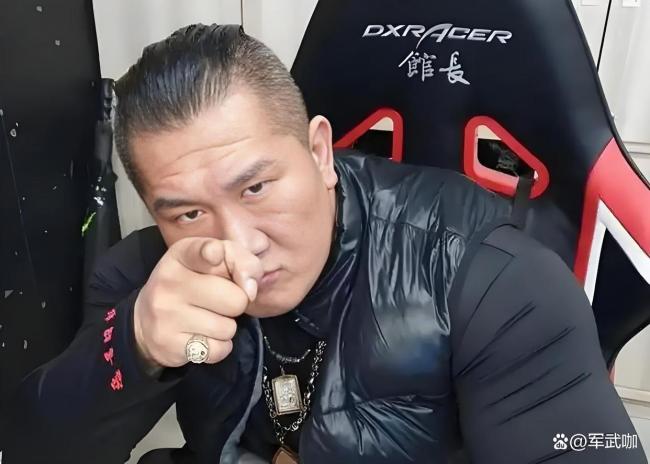 馆长借黄仁勋北京行怒怼台独双标