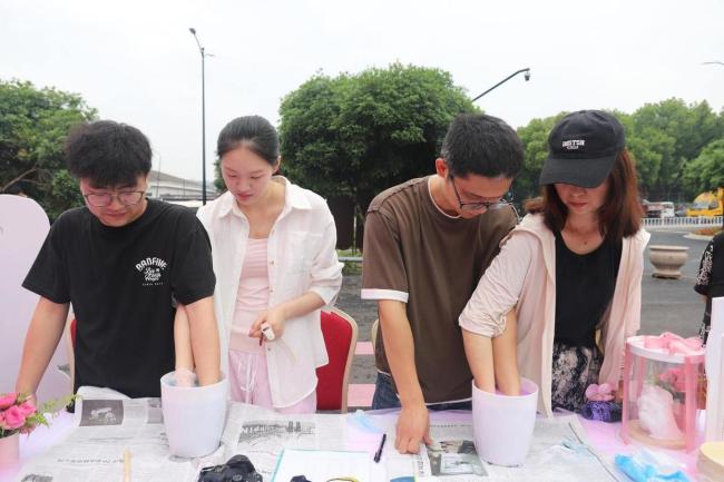 杭州一地承包了520的浪漫 新人喜迎甜蜜三重禮