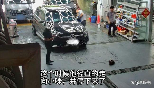 车主2次调整方向碾压洗车店内猫咪 为富不仁行为引众怒