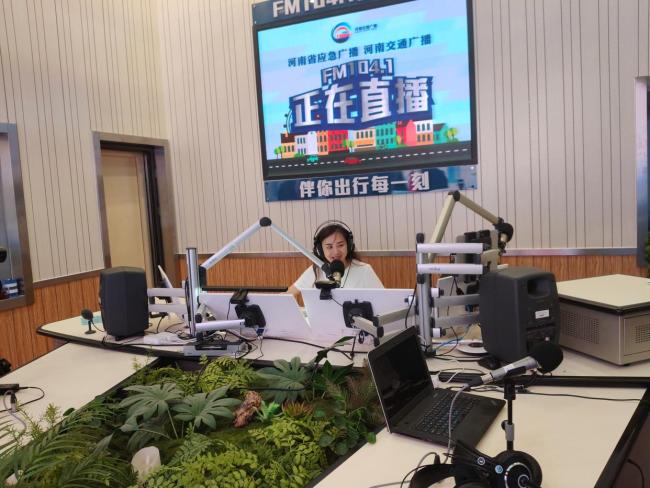 乘客開門殺致人骨折稱司機(jī)未提醒 共同侵權(quán)責(zé)任解析