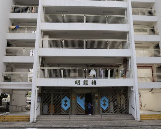 香港警方回应61岁男子坠楼身亡