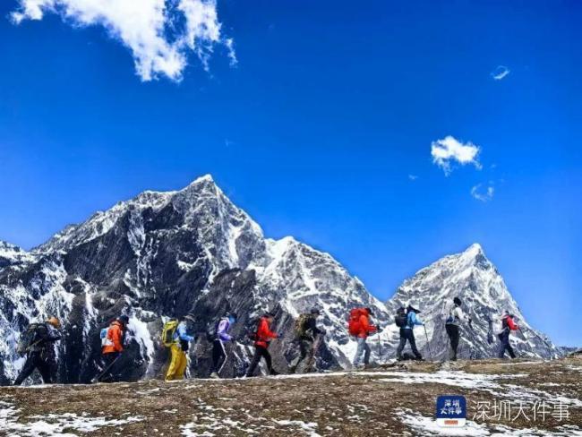 初中生登顶珠峰 成中国最年青登顶者 少年刷新记录