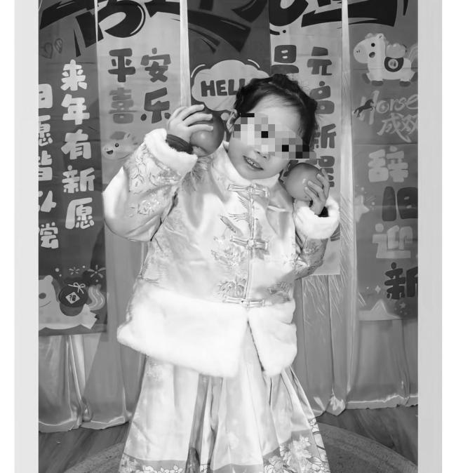 5岁女童小区内被马匹缰绳勒颈身亡