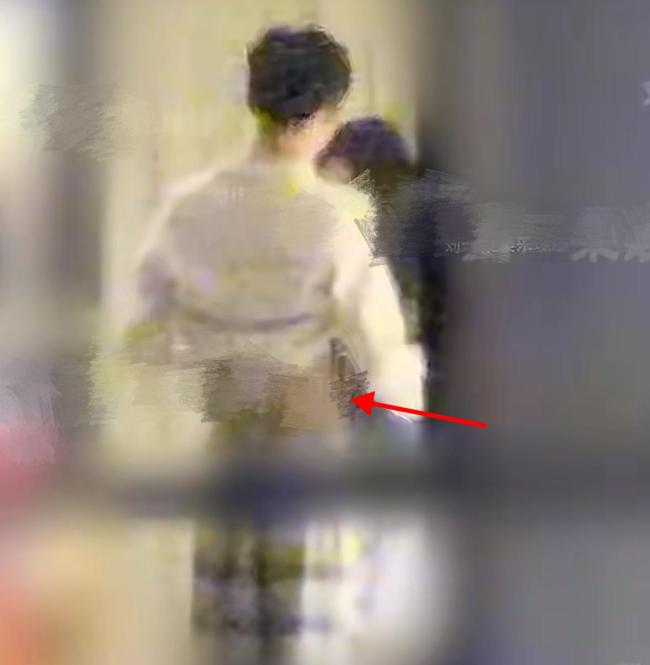 媒體評(píng)周也與男友約會(huì)被偷拍 戀情曝光引發(fā)熱議