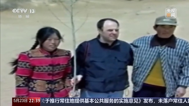 殷玉珍与考斯基将在沙漠绿洲重逢