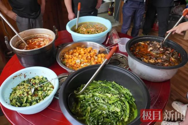 记者五进白水河村：运物资骡马队下岗 救援通道全面畅通