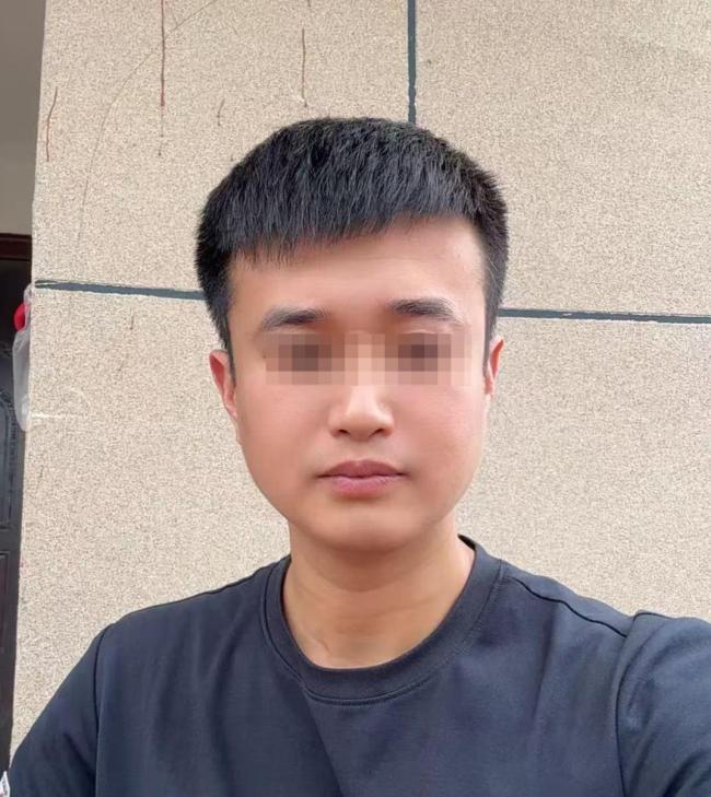男子制止父亲当街脚踹女儿被诉 二审发回重审