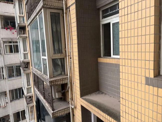 男子疑遭妻子家暴后跳樓警方不立案 持續(xù)精神施壓下的悲劇