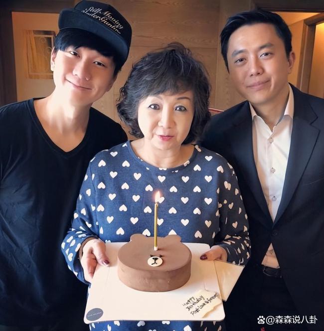 林俊杰母亲回应是否喜欢七七 态度微妙闪烁其词