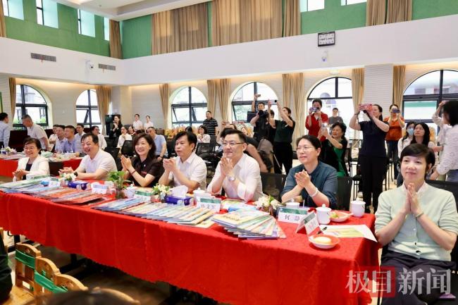 300万人围观萌娃飙车过六一 这才是童年该有的样子!