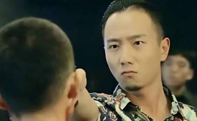 演员于笑白血病康复 向医生女友求婚 真爱见证感动时刻