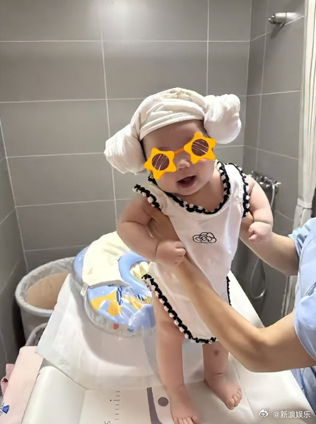 白举纲宣布有女儿了 温馨父爱感动网友